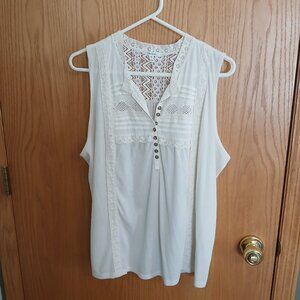 Like New Maurices Cream Colored XXL Sleeveless Blouse